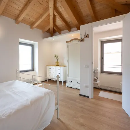 Villa Lora Villa, With View Ossuccio