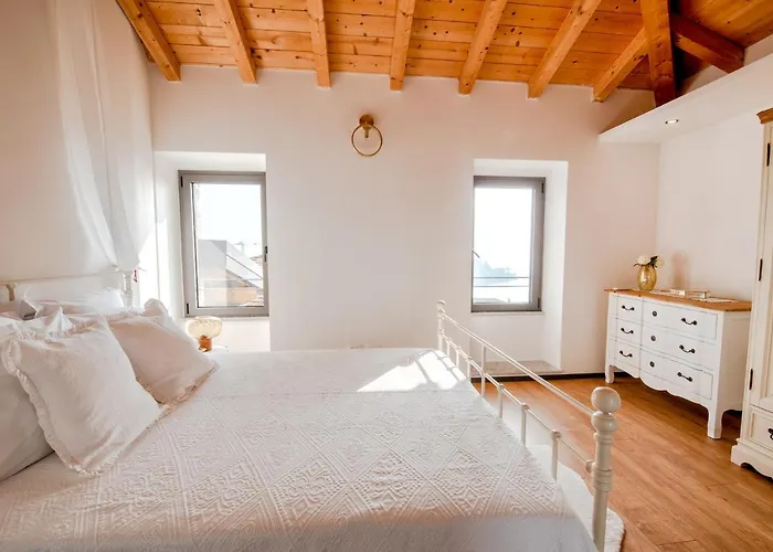 Villa Lora Luxury Villa , With Lake View *