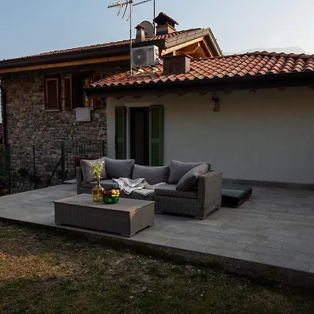 Lora Villa, With View * 欧苏西奥