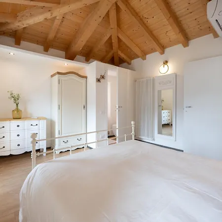 Lora Villa, With View 别墅 欧苏西奥