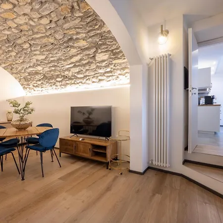 Lora Luxury , With View Villa *